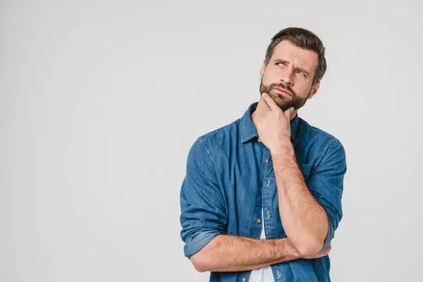 Isolation, PAC ou solaire : que faire en premier selon votre maison ?